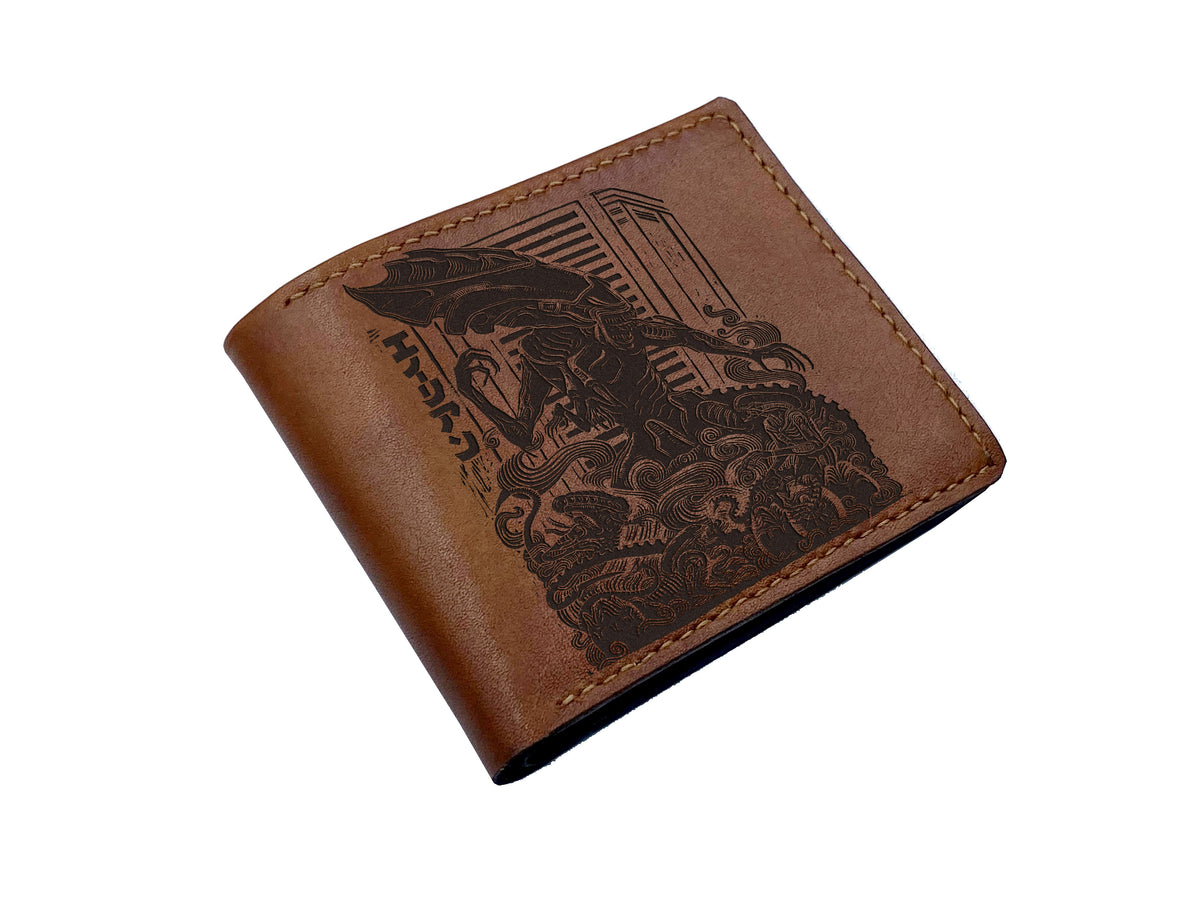 Alien xenomorph leather men wallet, customized gift ideas for men, Monster art present for him - Queen Xenomorph