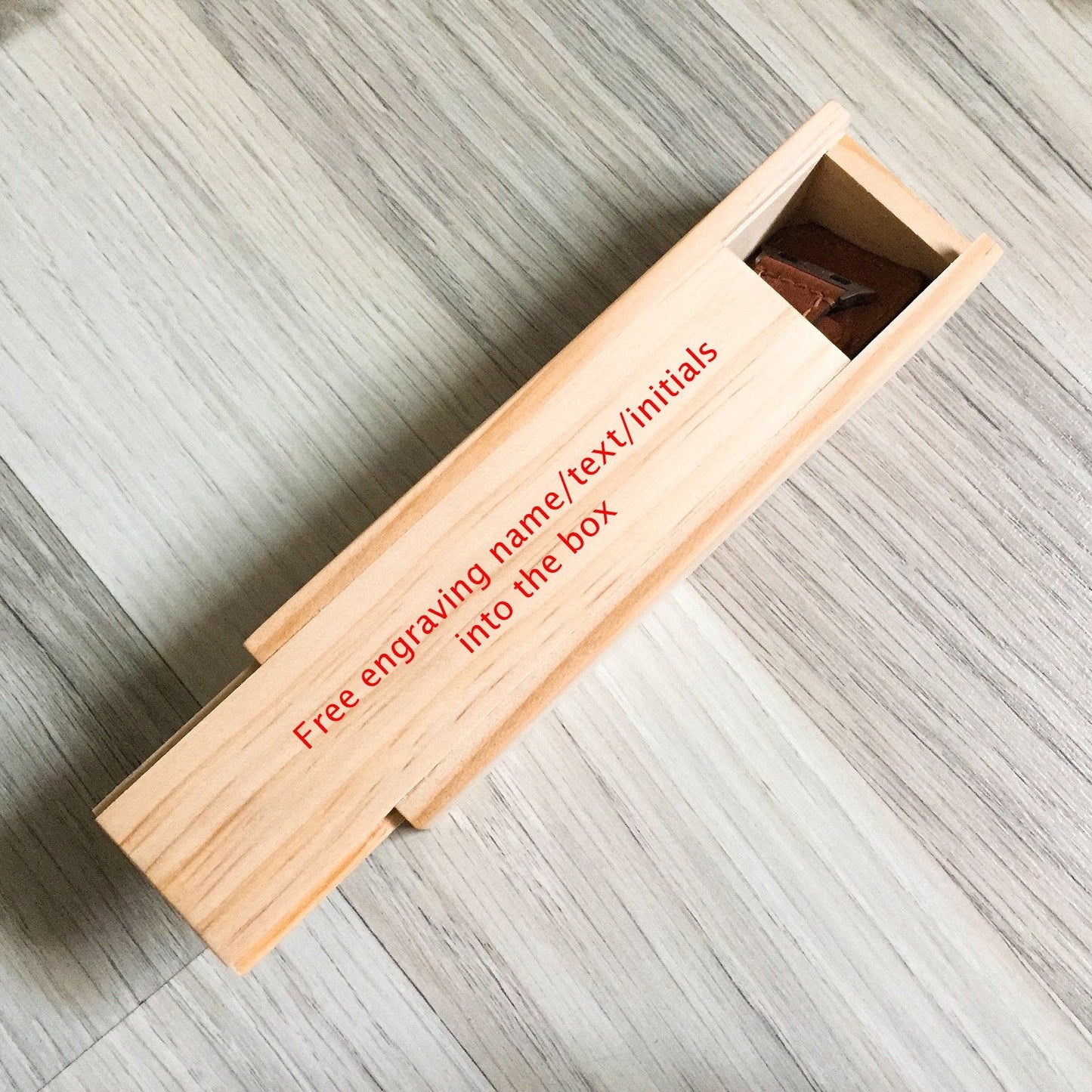 EXTRA SERVICE - Pinewood box with pesonalized name/text/initials engraving